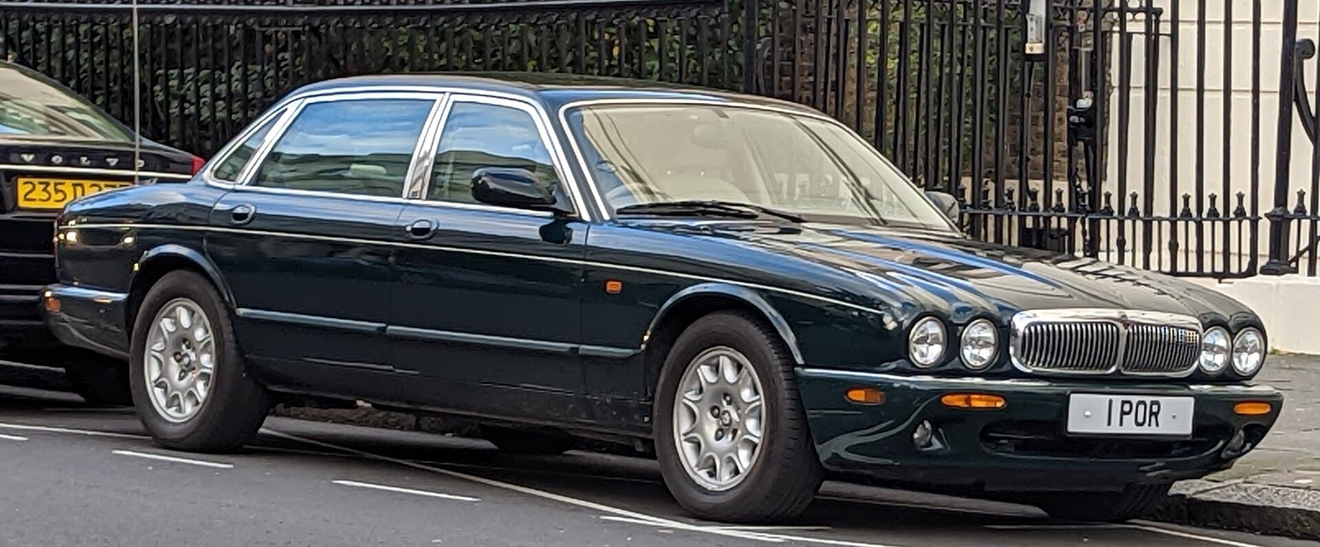 재규어 XJ8
